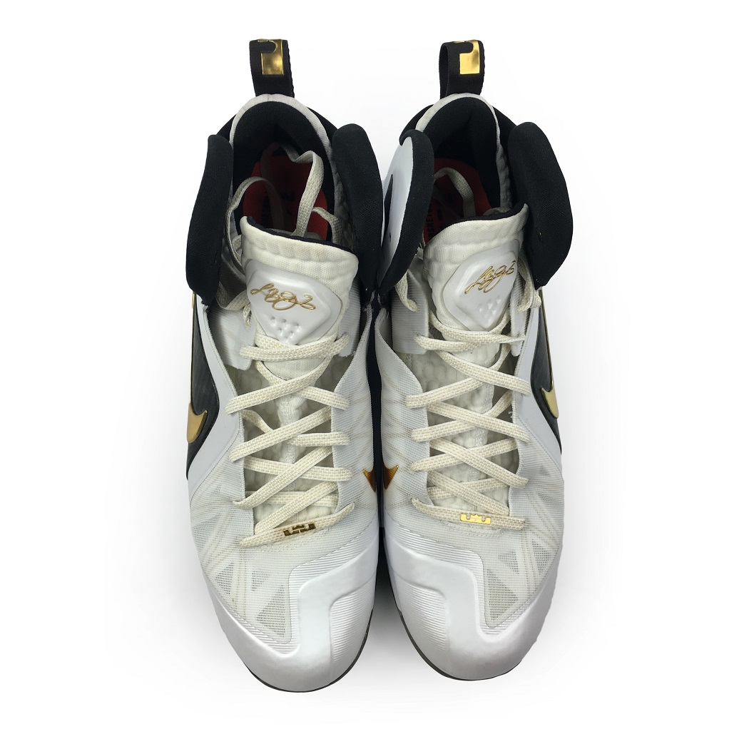 lebron james sneakers 2011