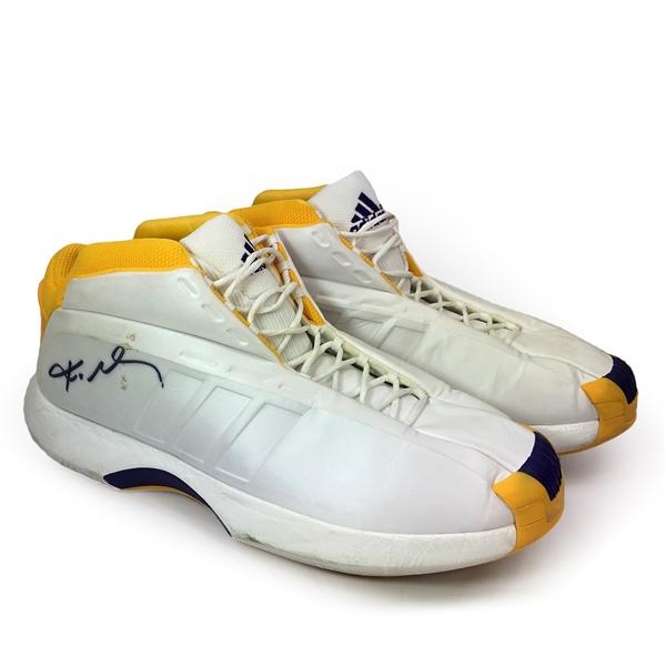 Kobe Bryant 2002 Lakers NBA Finals Game Used & Signed Adidas Player Sample Sneakers - Great Wear (GAI)
