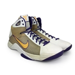 Kobe Bryant 2008-09 Los Angeles Lakers Game Used Sneakers - Title Season (MEARS LOA)