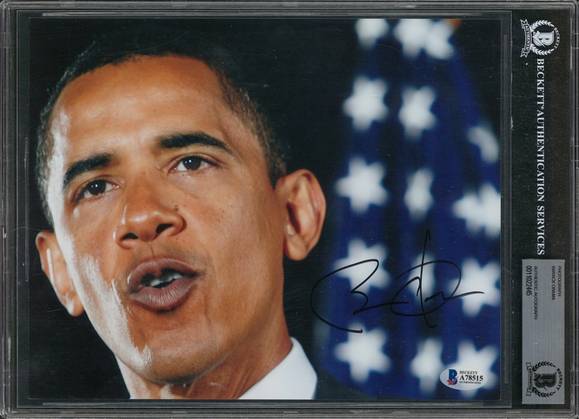 Barack Obama Autographed 8x10 Presidential Photograph (Beckett)