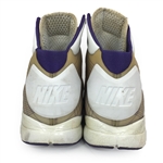 Kobe Bryant 2008-09 Los Angeles Lakers Game Used Sneakers - Title Season (MEARS LOA)