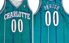 Robert Parish 1994-95 Charlotte Hornets Photo Matched Game Worn Road Jersey - (Meigray LOA)